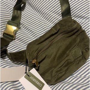 Herschel corduroy crossbody/fannypack
